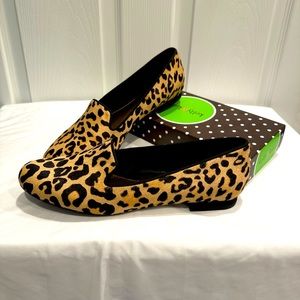 NWB Kelly & Katie Dandy Leopard Loafer